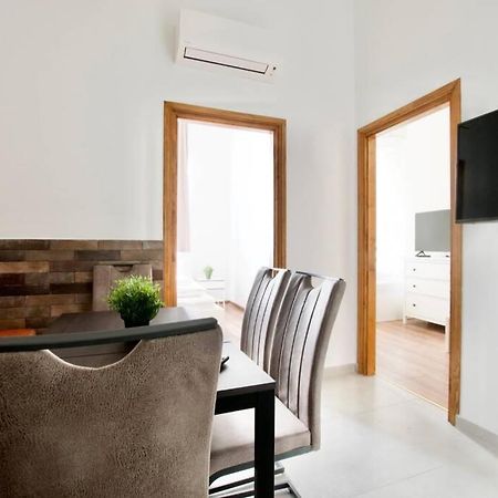 Premium Apartment By Hi5 - Central 3 Bedroom Budapest Ngoại thất bức ảnh