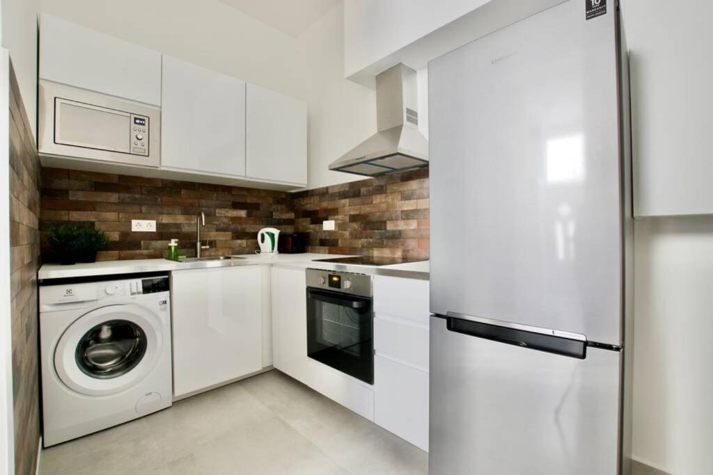 Premium Apartment By Hi5 - Central 3 Bedroom Budapest Ngoại thất bức ảnh