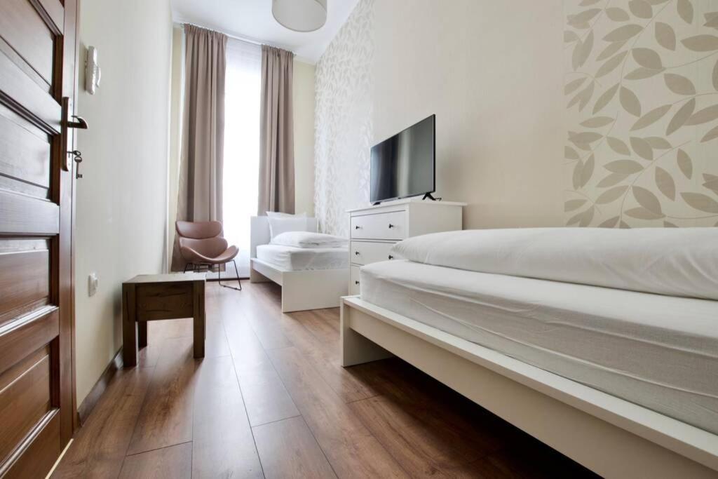 Premium Apartment By Hi5 - Central 3 Bedroom Budapest Ngoại thất bức ảnh